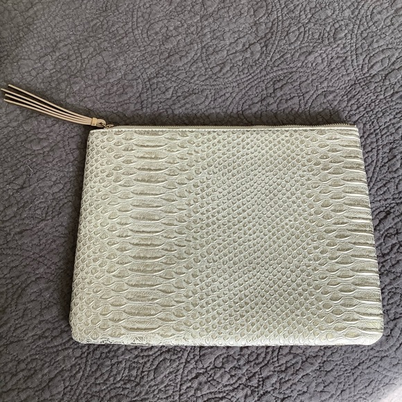 NWOT Stella & Dot All in Pouch, Gold - Picture 2 of 5